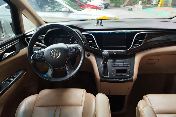 Used Buick GL8 2017 ES 28T Premium Version China V Standard Center Console