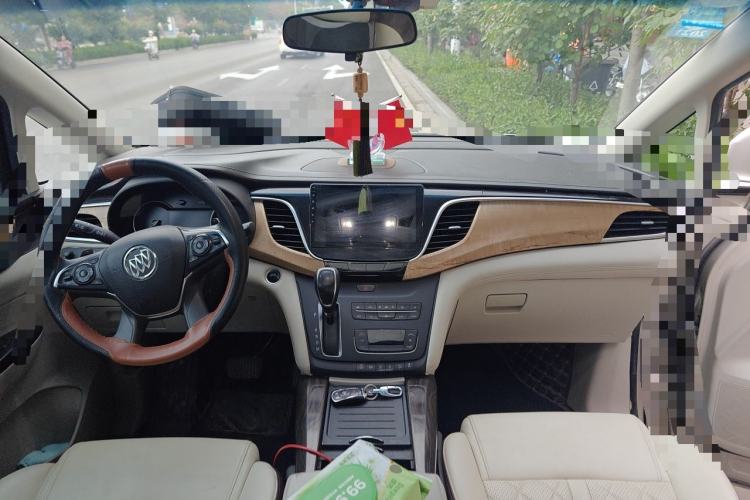 Used Buick GL8 2017 ES 28T Comfort Model China V Standard Center Console