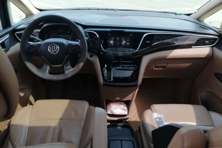 Used Buick GL8 2017 ES 28T Luxury Model China V Standard Center Console