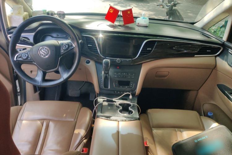 Used Buick GL8 2017 ES 28T Premium Version China V Standard Center Console