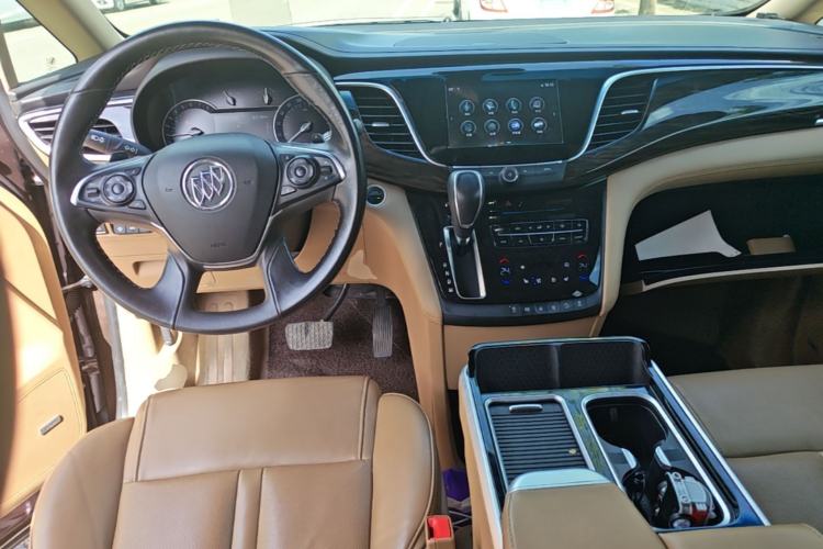 Used Buick GL8 2017 ES 28T Flagship Model China V Standard Center Console