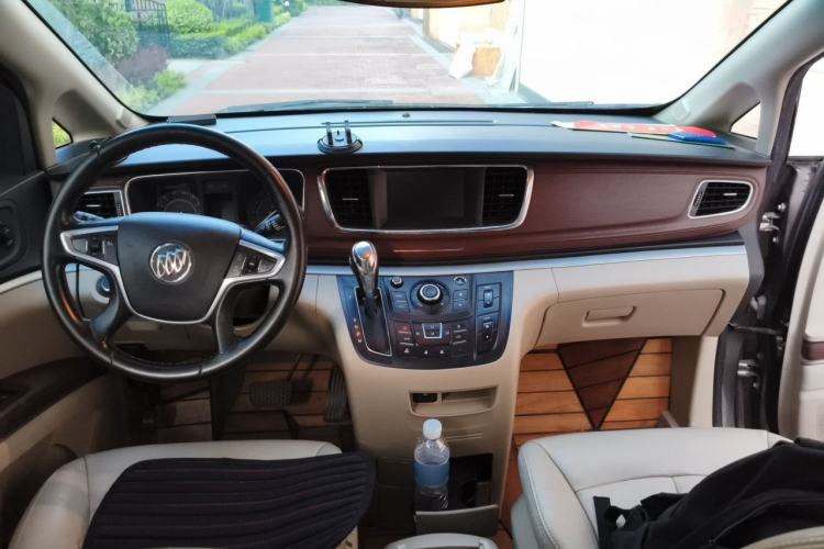 Used Buick GL8 2017 25S Luxury Version China V Standard Center Console