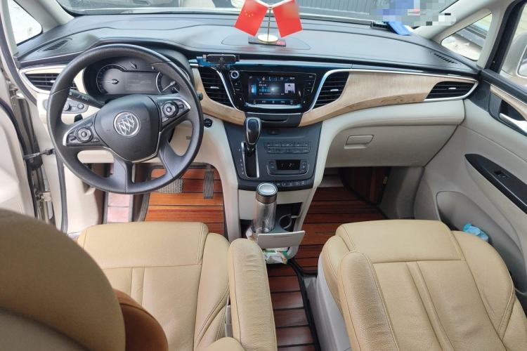 Used Buick GL8 2017 ES 28T Comfort Model China V Standard Center Console