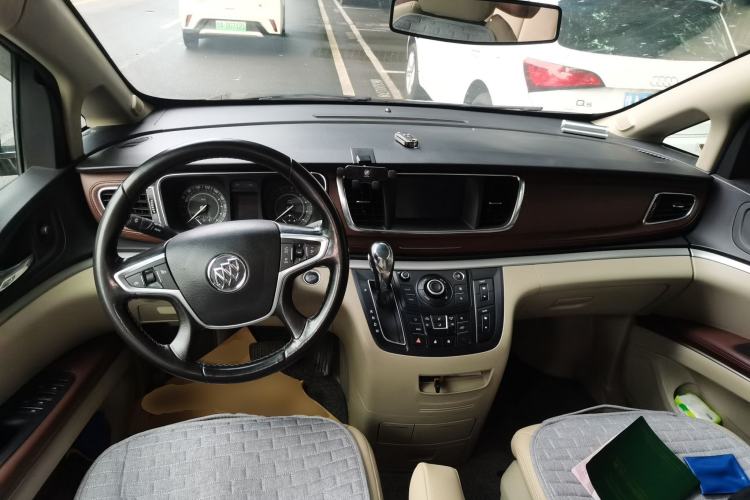 Used Buick GL8 2017 25S Comfort Version China V Standard Center Console