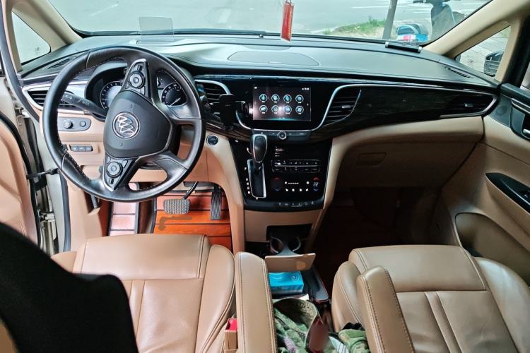 Used Buick GL8 2017 ES 28T Flagship Model China V Standard Center Console