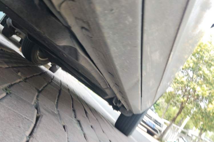 Used Buick GL8 2017 25S Prestige Version China V Standard Chassis Front Left