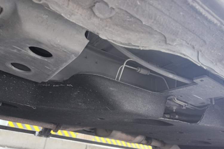 Used Buick GL8 2017 25S Luxury Version China V Standard Chassis Front Left