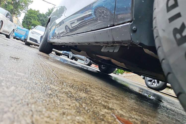 Used Buick GL8 2017 ES 28T Luxury Model China V Standard Chassis Front Right