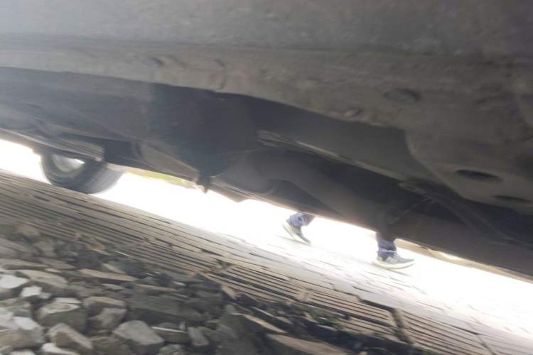 Used Buick GL8 2017 25S Prestige Version China V Standard Chassis Front Right