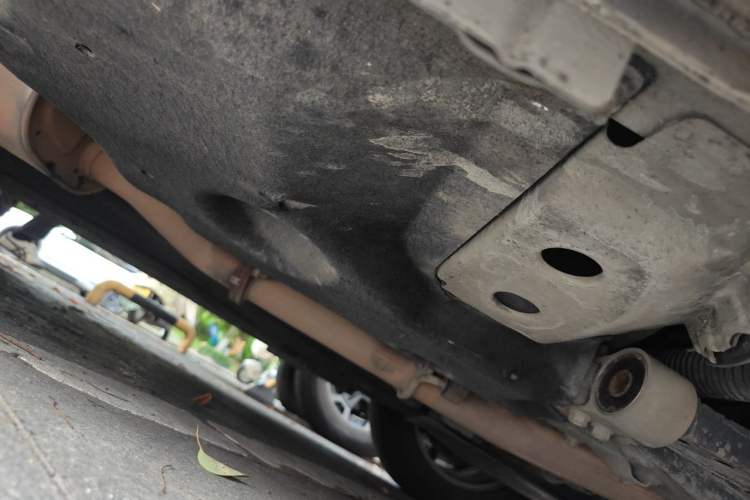 Used Buick GL8 2017 ES 28T Comfort Model China V Standard Chassis Front Right
