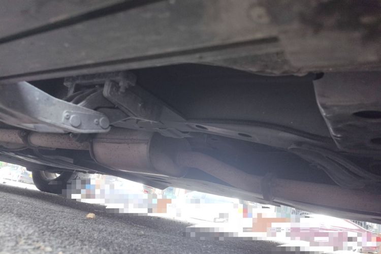 Used Buick GL8 2017 25S Luxury Version China V Standard Chassis Front Right