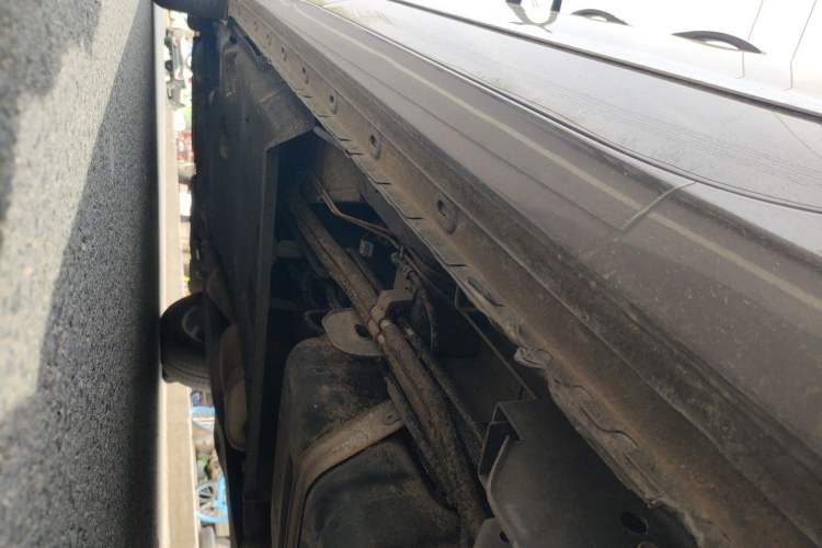 Used Buick GL8 2017 25S Prestige Version China V Standard Chassis Rear Left