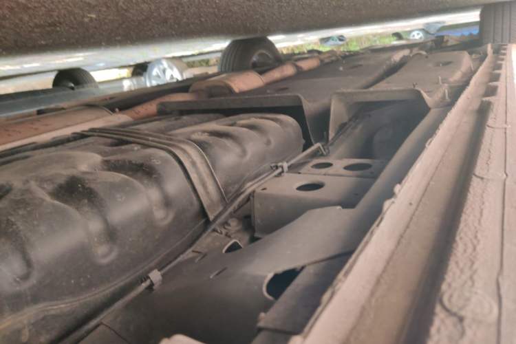 Used Buick GL8 2017 ES 28T Luxury Model China V Standard Chassis Rear Left