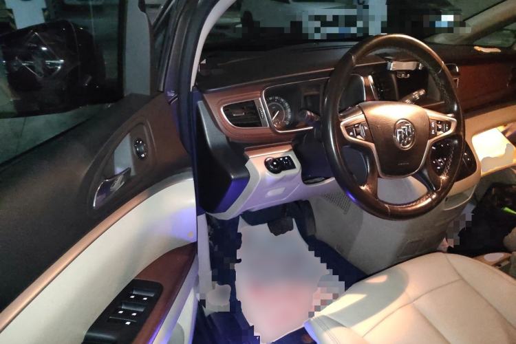 Used Buick GL8 2017 25S Luxury Version China V Standard Driver Seat