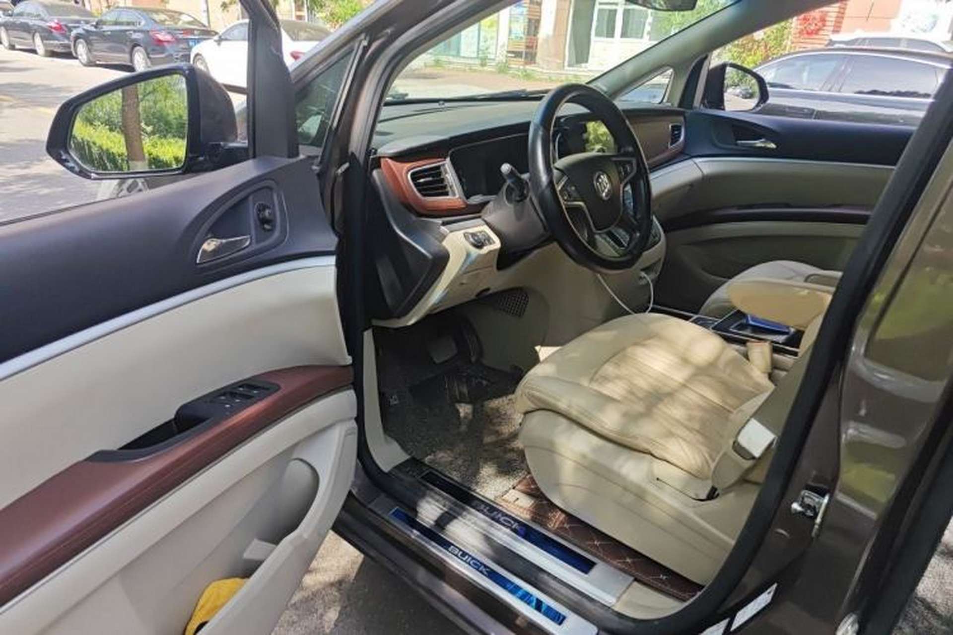 Used Buick GL8 2017 25S Comfort Version China V Standard Driver Seat