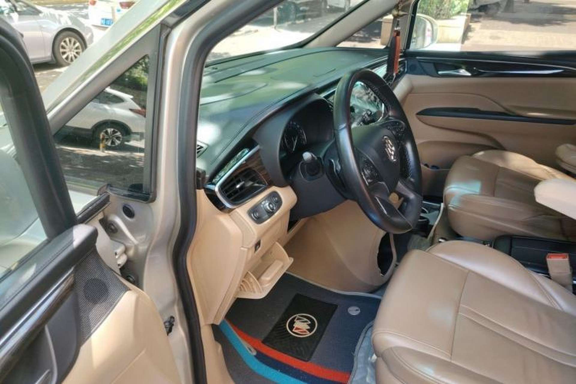 Used Buick GL8 2017 ES 28T Luxury Model China V Standard Driver Seat