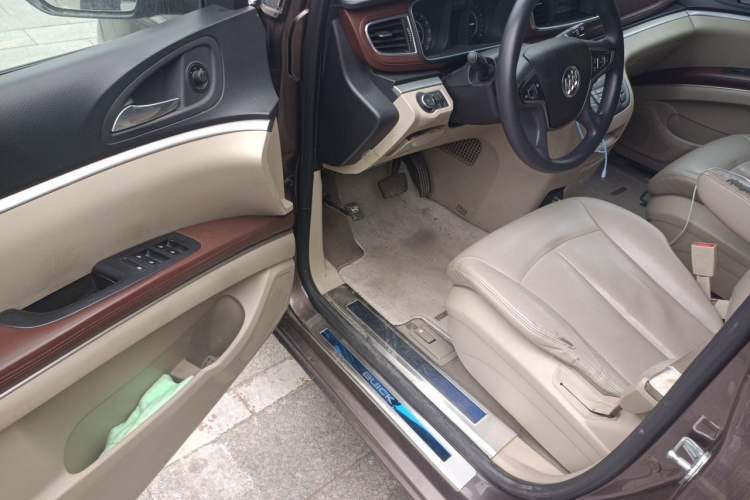 Used Buick GL8 2017 25S Comfort Version China V Standard Driver Seat