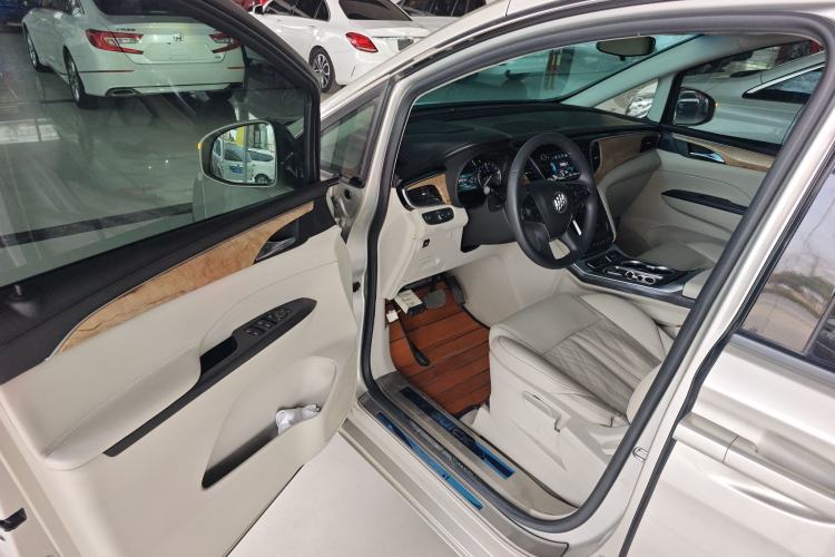 Used Buick GL8 2017 ES 28T Comfort Model China V Standard Driver Seat