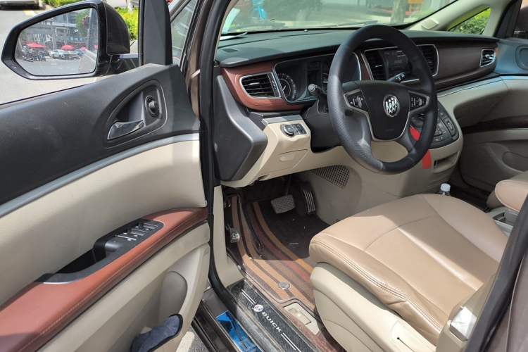 Used Buick GL8 2017 25S Comfort Version China V Standard Driver Seat