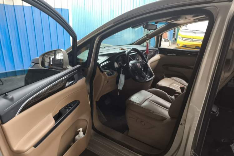 Used Buick GL8 2017 ES 28T Luxury Model China V Standard Driver Seat