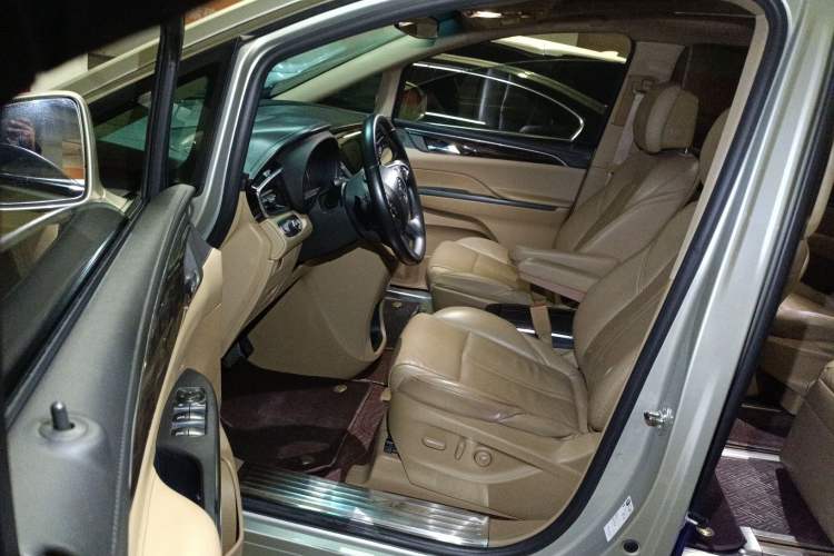 Used Buick GL8 2017 ES 28T Luxury Model China V Standard Driver Seat