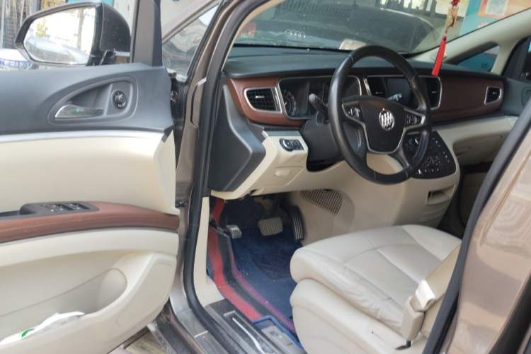 Used Buick GL8 2017 25S Prestige Version China V Standard Driver Seat