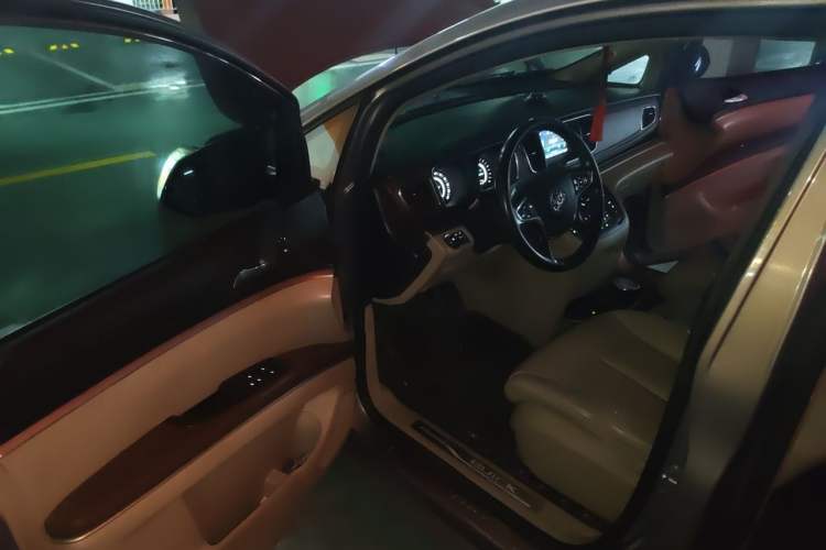 Used Buick GL8 2017 25S Prestige Version China V Standard Driver Seat