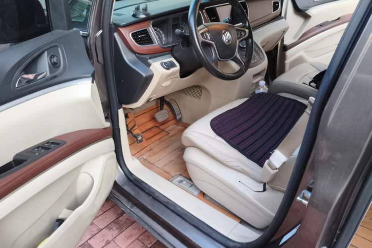 Used Buick GL8 2017 25S Luxury Version China V Standard Driver Seat
