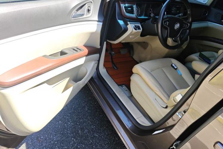 Used Buick GL8 2017 25S Comfort Version China V Standard Driver Seat