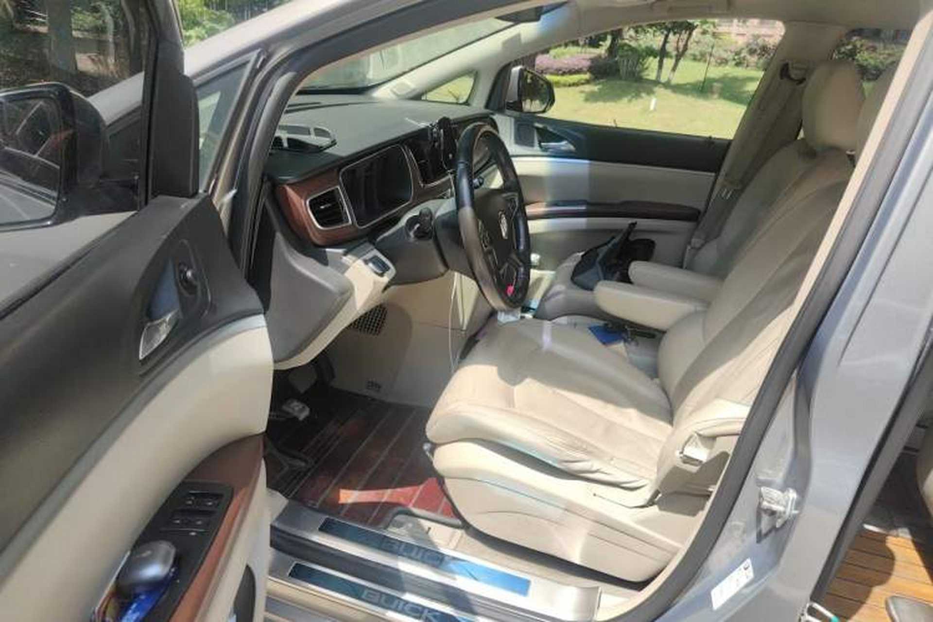 Used Buick GL8 2017 25S Luxury Version China V Standard Driver Seat
