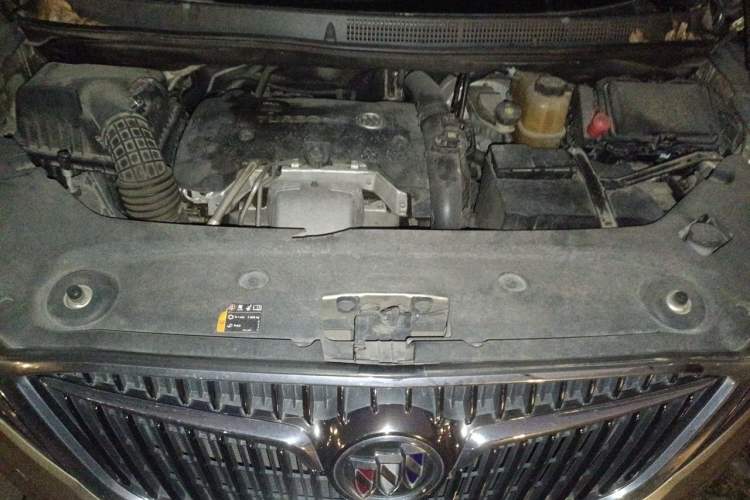 Used Buick GL8 2017 ES 28T Luxury Model China V Standard Engine Bay