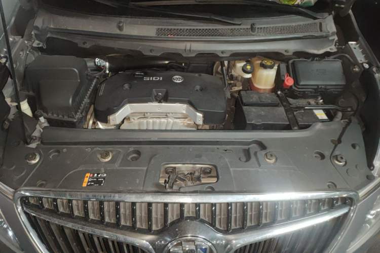Used Buick GL8 2017 25S Luxury Version China V Standard Engine Bay