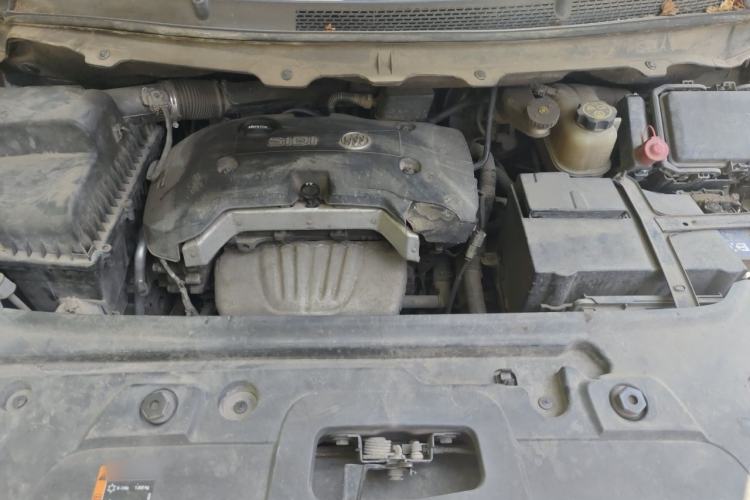 Used Buick GL8 2017 25S Luxury Version China V Standard Engine Bay