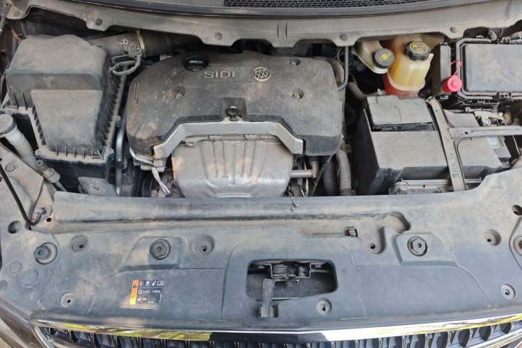 Used Buick GL8 2017 25S Prestige Version China V Standard Engine Bay