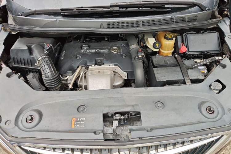 Used Buick GL8 2017 ES 28T Luxury Model China V Standard Engine Bay