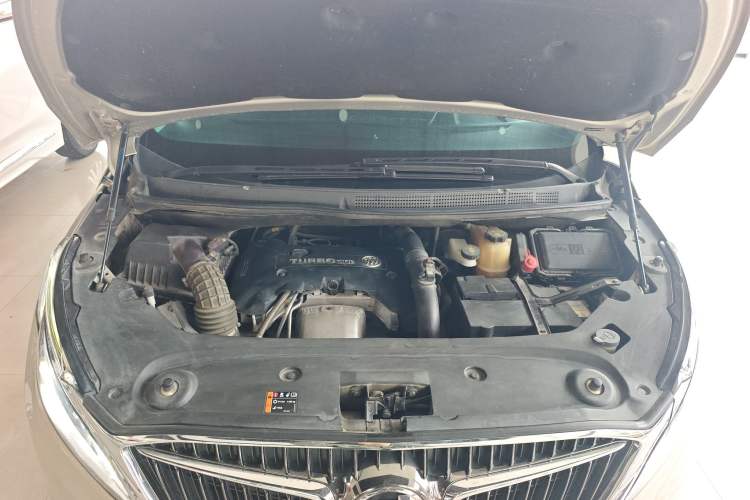 Used Buick GL8 2017 ES 28T Comfort Model China V Standard Engine Bay