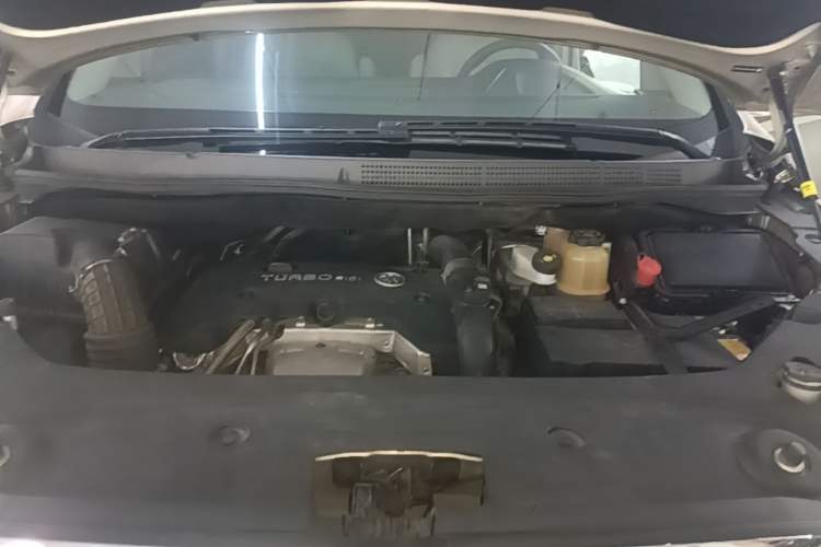 Used Buick GL8 2017 ES 28T Comfort Model China V Standard Engine Bay
