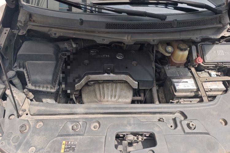 Used Buick GL8 2017 25S Luxury Version China V Standard Engine Bay