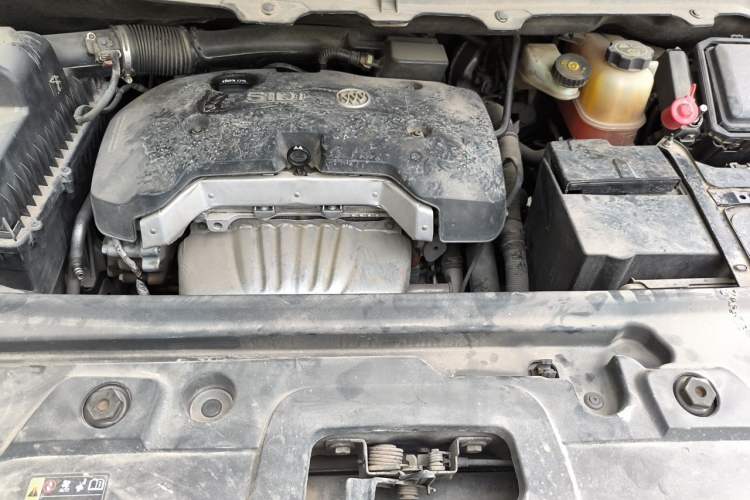 Used Buick GL8 2017 25S Comfort Version China V Standard Engine Bay