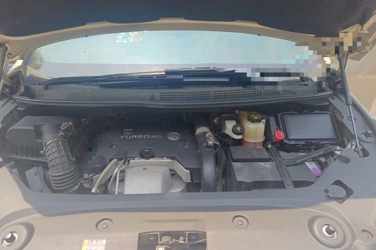 Used Buick GL8 2017 ES 28T Luxury Model China V Standard Engine Bay