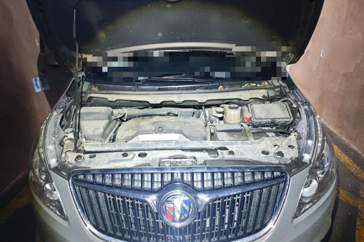Used Buick GL8 2017 25S Prestige Version China V Standard Engine Bay