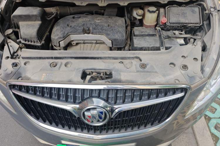 Used Buick GL8 2017 25S Luxury Version China V Standard Engine Bay