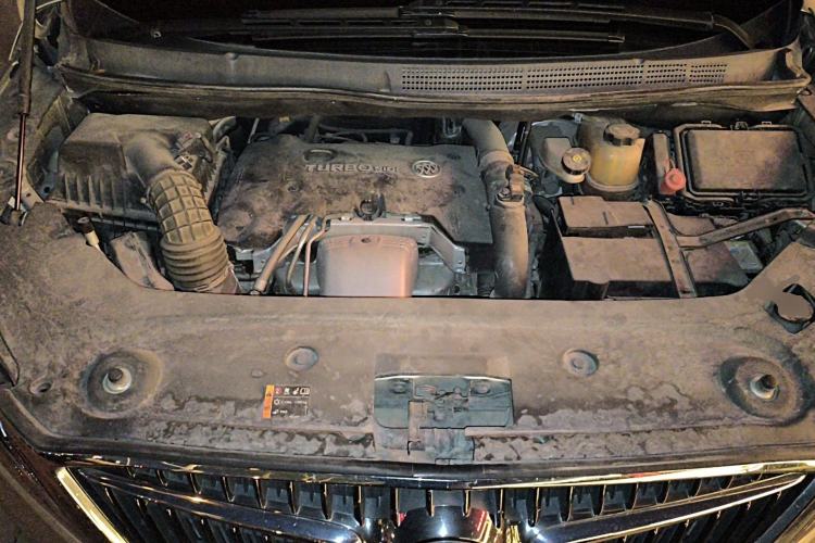 Used Buick GL8 2017 ES 28T Premium Version China V Standard Engine Bay