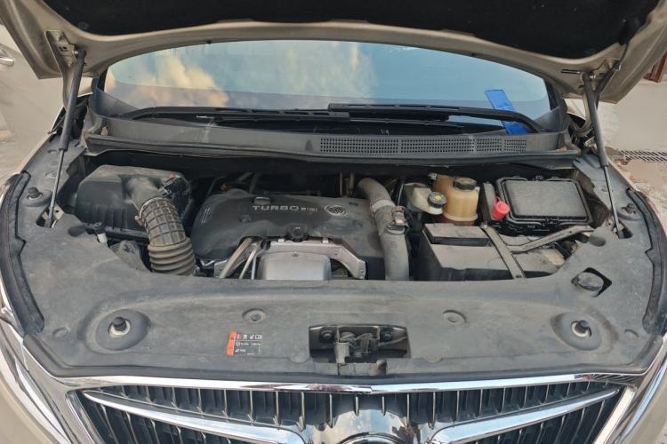 Used Buick GL8 2017 ES 28T Flagship Model China V Standard Engine Bay