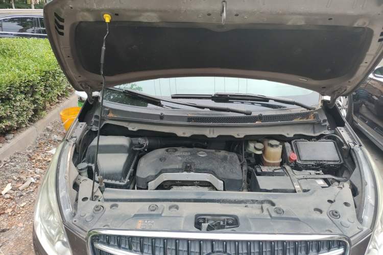 Used Buick GL8 2017 25S Luxury Version China V Standard Engine Bay