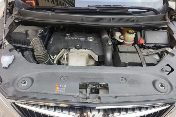 Used Buick GL8 2017 ES 28T Comfort Model China V Standard Engine Bay