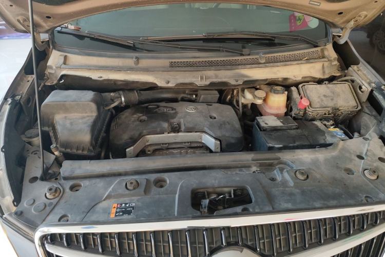 Used Buick GL8 2017 25S Luxury Version China V Standard Engine Bay