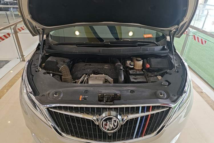 Used Buick GL8 2017 ES 28T Comfort Model China V Standard Engine Bay