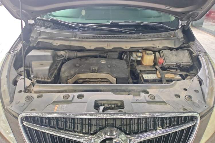Used Buick GL8 2017 25S Comfort Version China V Standard Engine Bay
