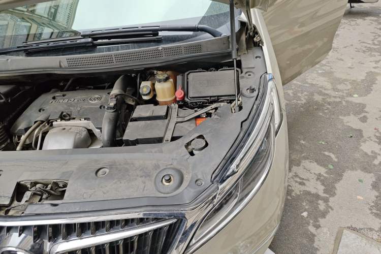 Used Buick GL8 2017 ES 28T Premium Version China V Standard Engine Bay Left